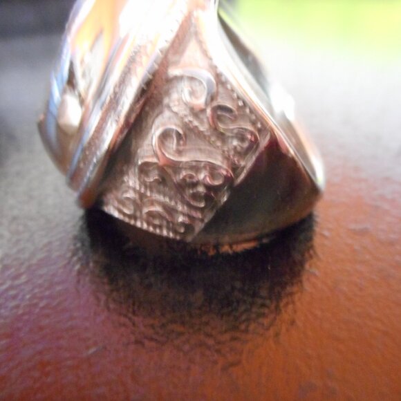 Ladies/men's Large size Rhinestone Ring sz 9 I can't find any markings ... - Picture 5 of 10